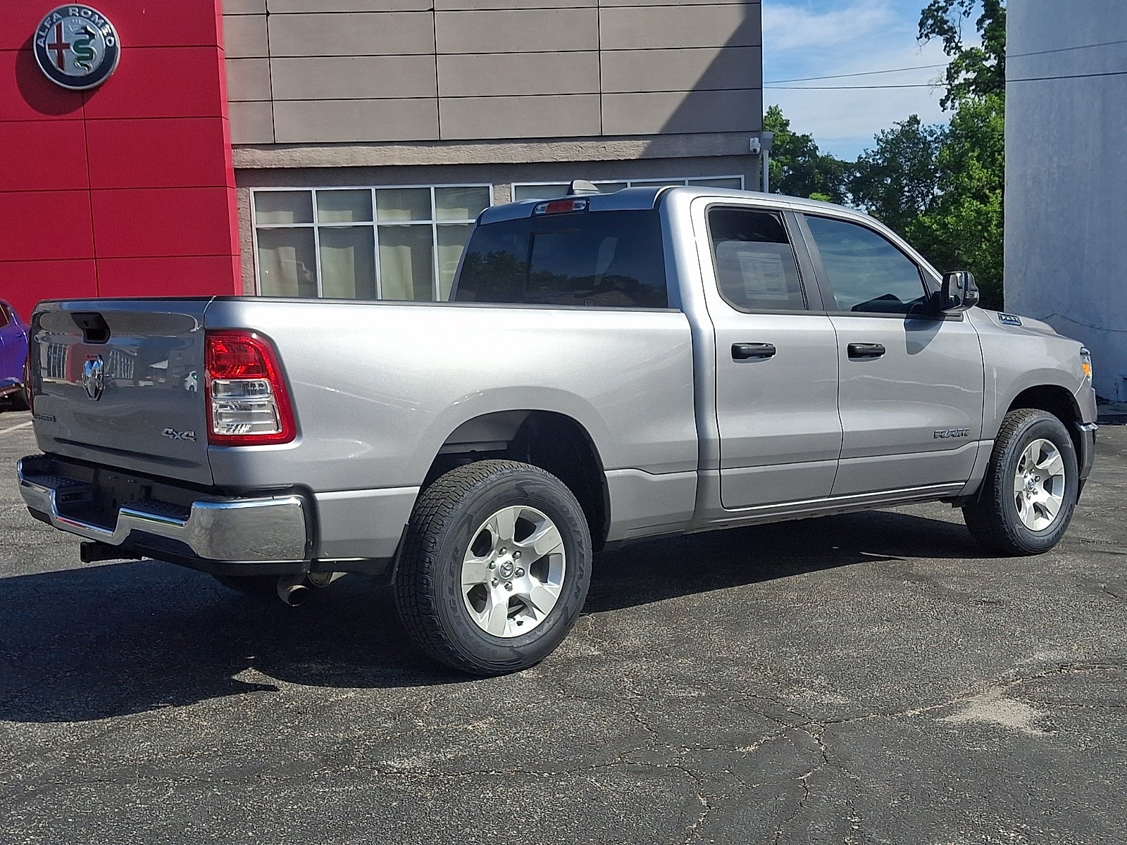 2024 RAM 1500 Big Horn Quad Cab 4x4 6'4" Box