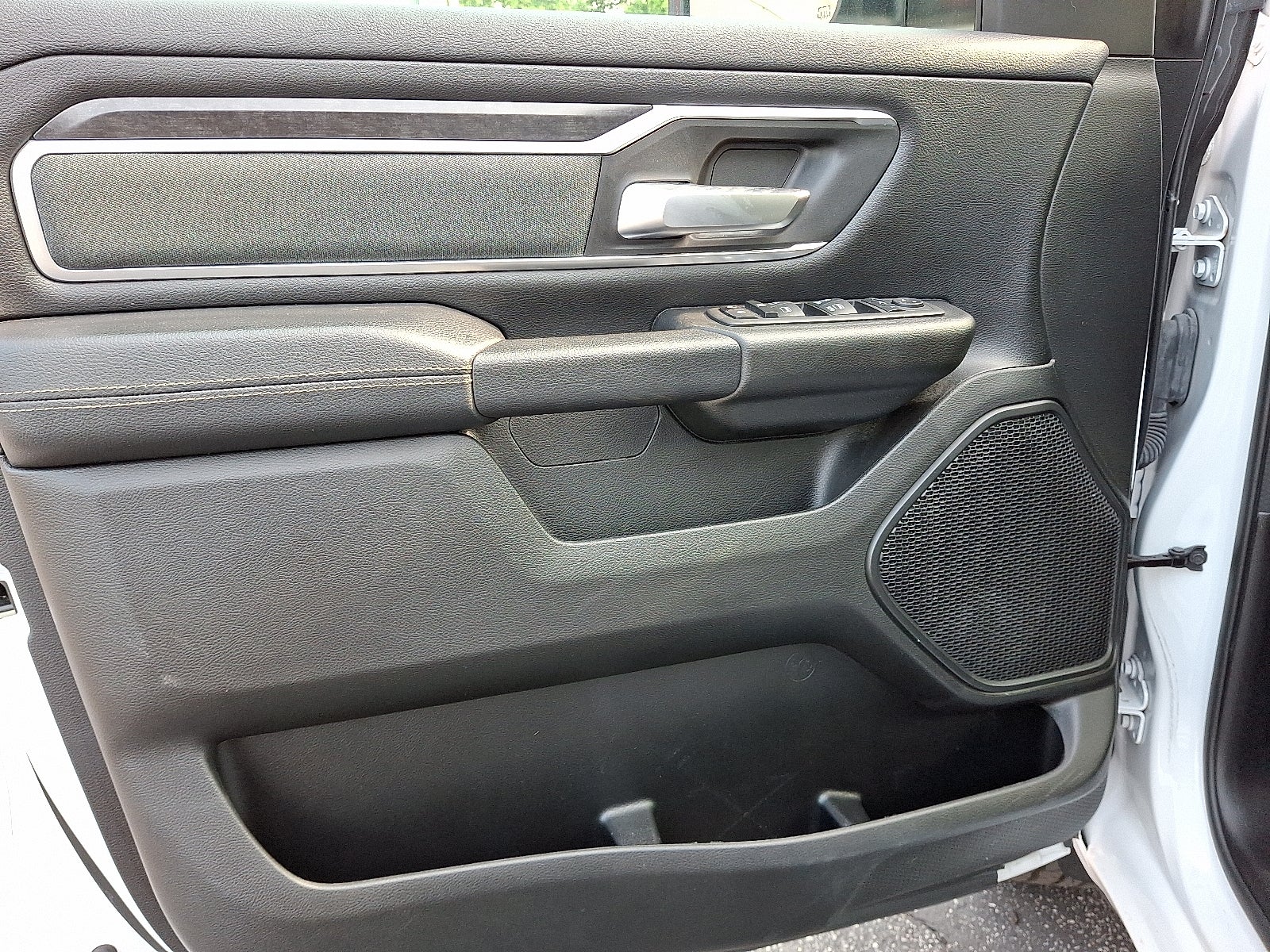 2022 RAM 1500 Big Horn Crew Cab 4x4 5'7" Box