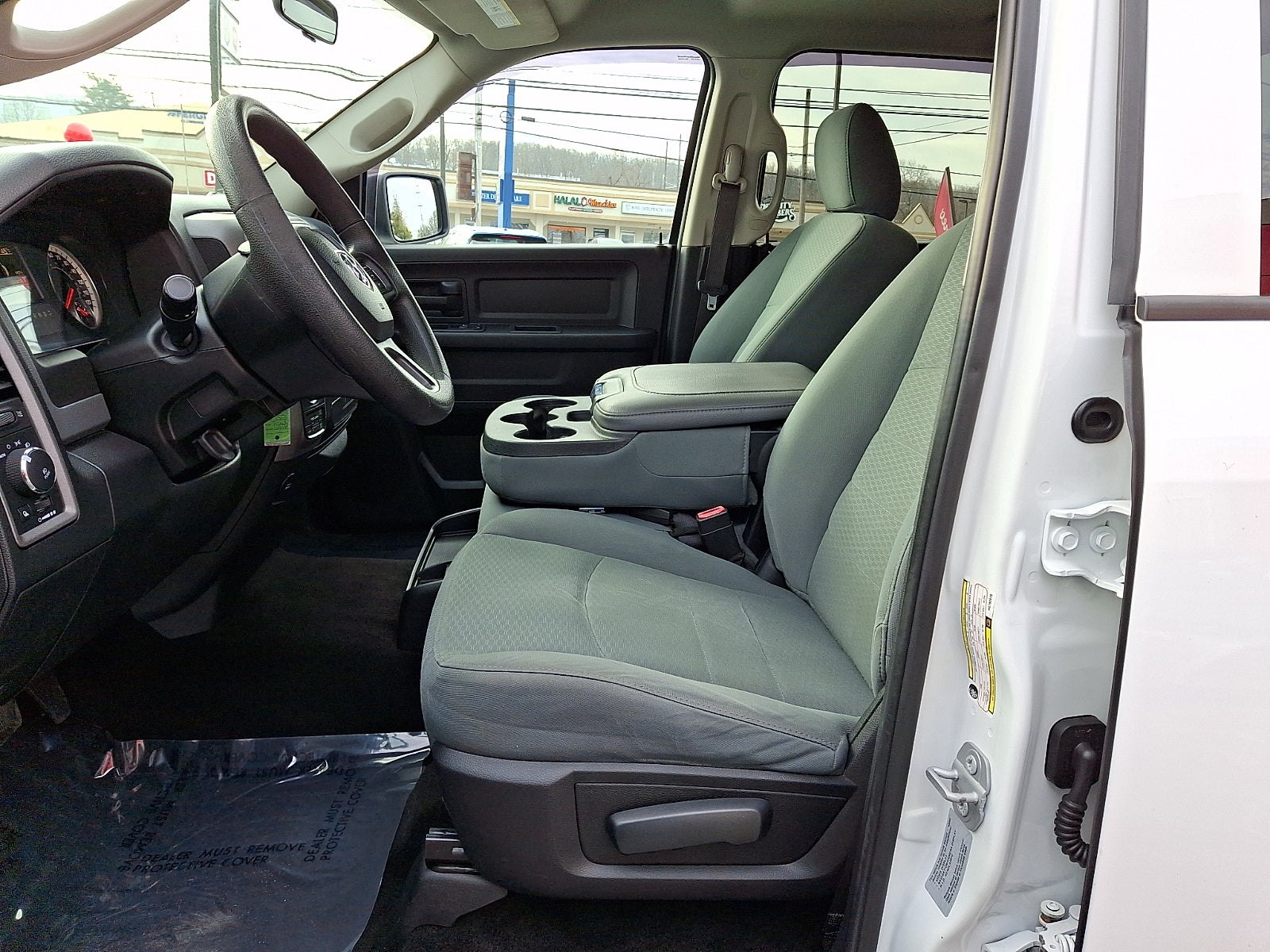 2017 RAM 1500 Express Crew Cab 4x4 5'7" Box