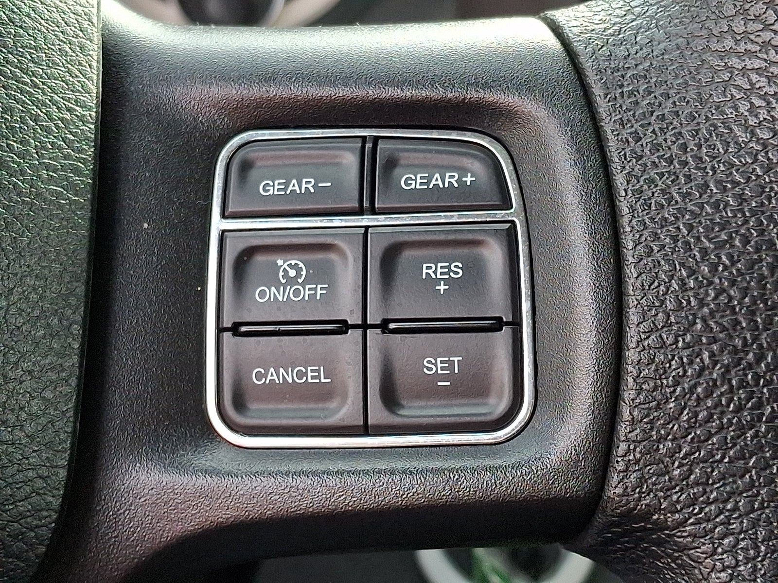 2017 RAM 1500 Express Crew Cab 4x4 5'7" Box