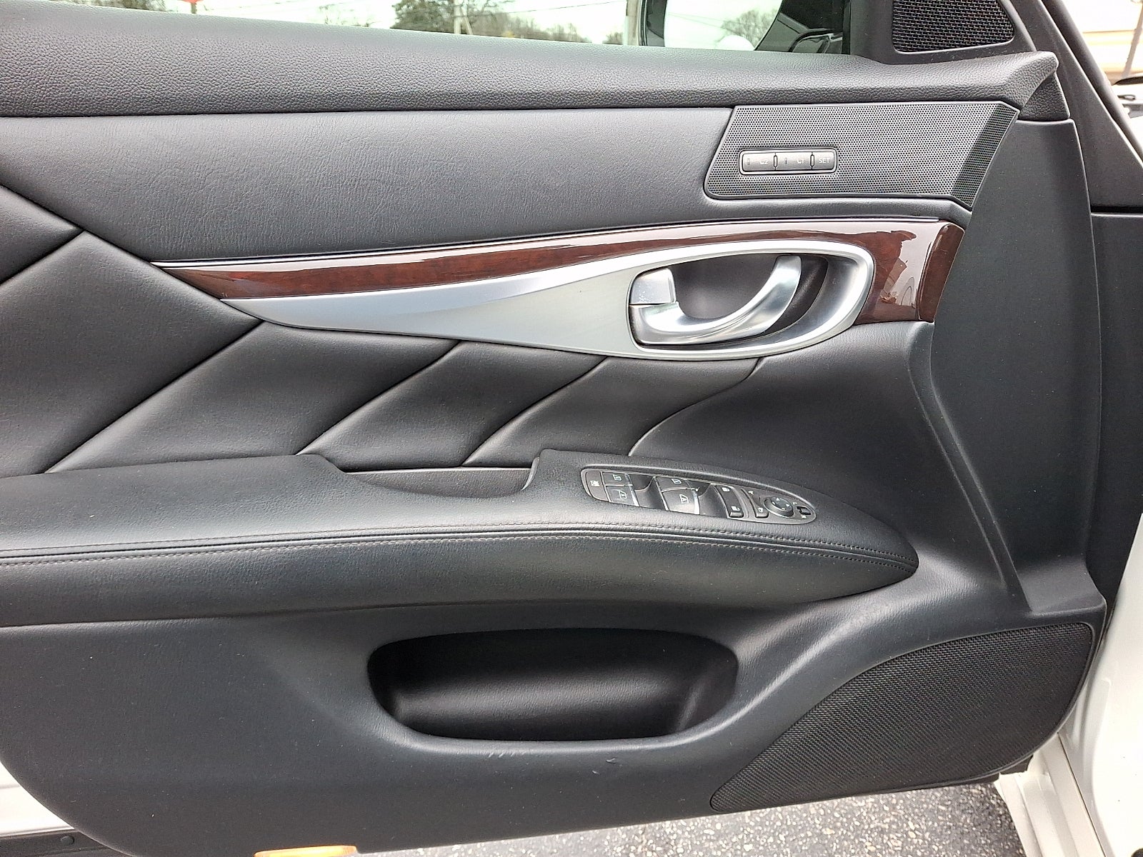 2016 INFINITI Q70 3.7X