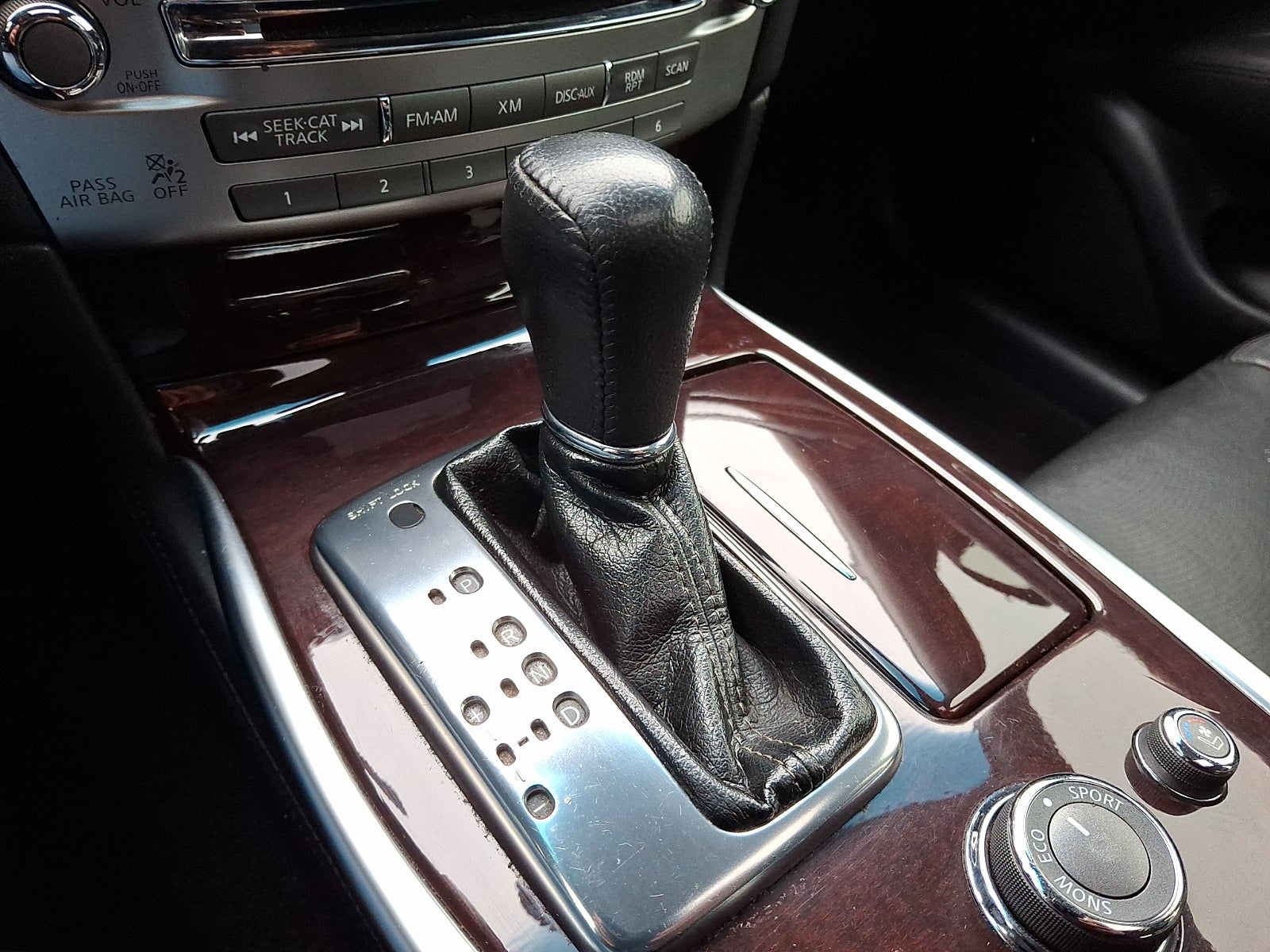 2016 INFINITI Q70 3.7X