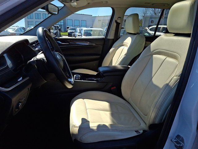 2022 Jeep Grand Cherokee Laredo