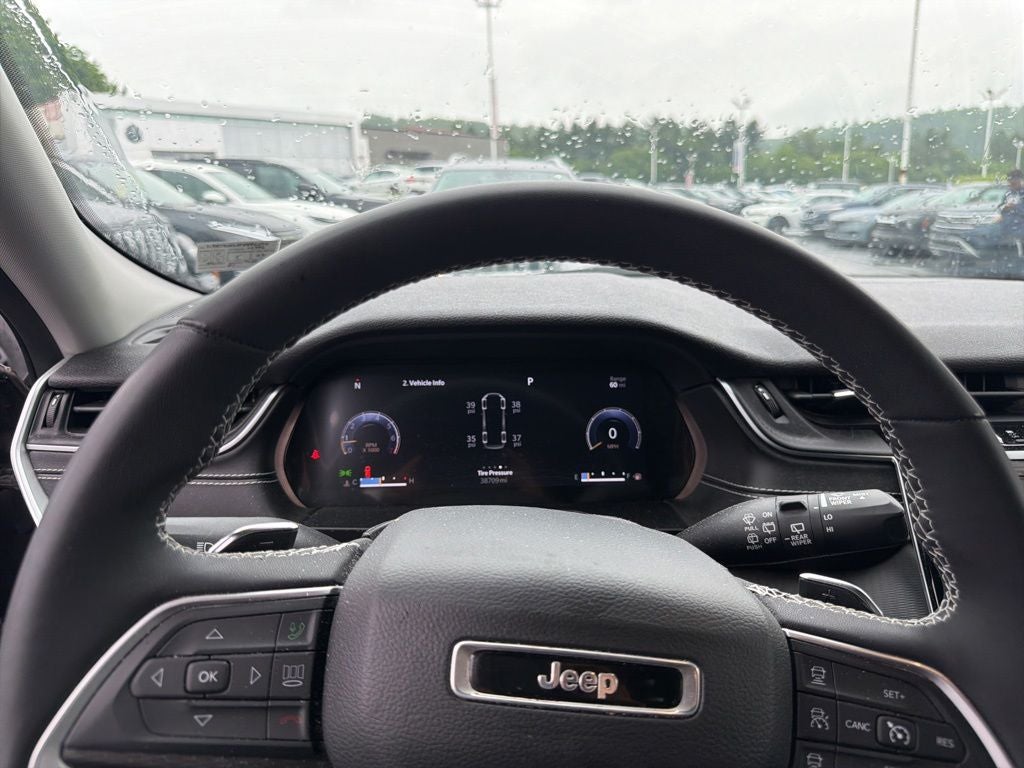 2023 Jeep Grand Cherokee L Laredo