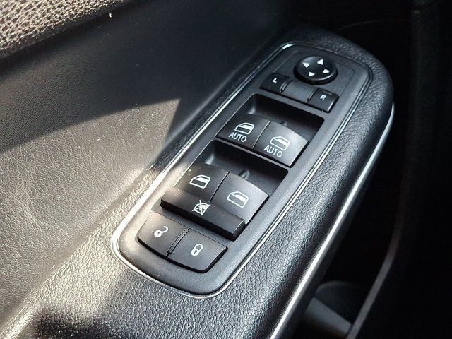 2019 Chrysler 300 S