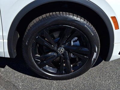 2024 Volkswagen Tiguan 2.0T SE R-Line Black