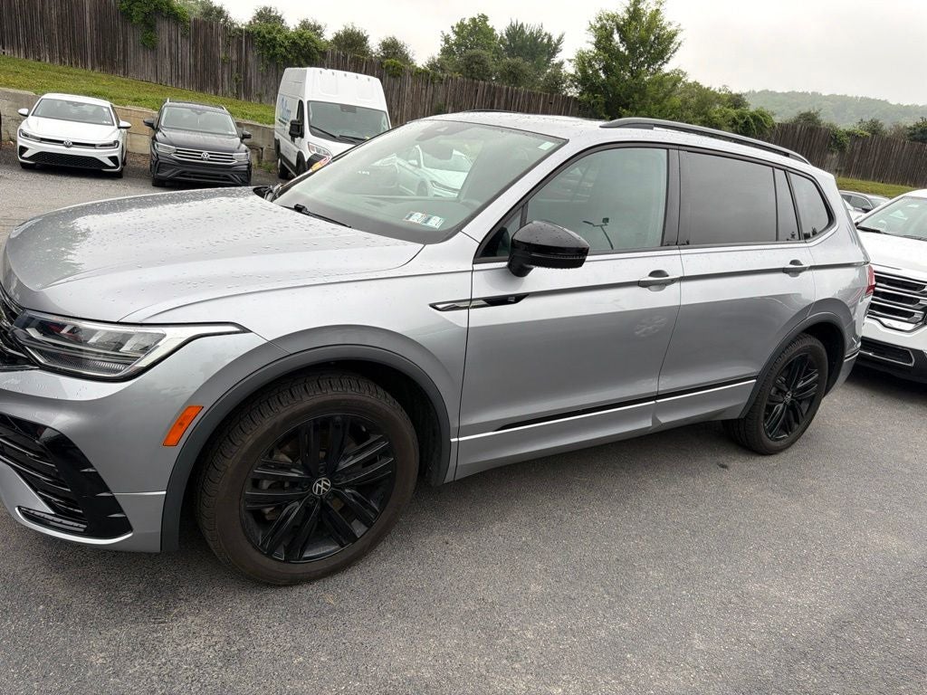 2022 Volkswagen Tiguan 2.0T SE R-Line Black