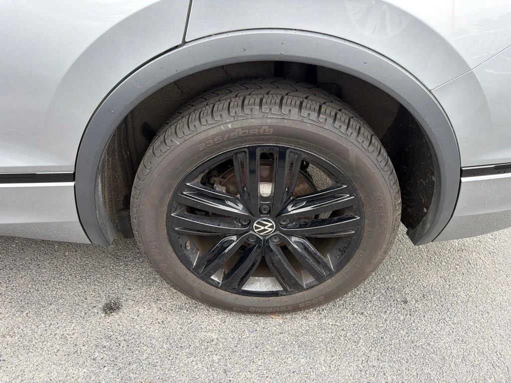 2022 Volkswagen Tiguan 2.0T SE R-Line Black