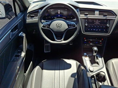 2024 Volkswagen Tiguan 2.0T SE R-Line Black
