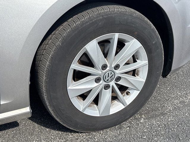 2016 Volkswagen Golf TSI SE 4-Door