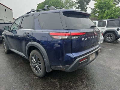 2022 Nissan Pathfinder SV