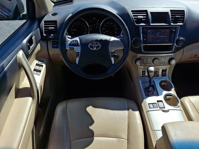 2013 Toyota Highlander SE