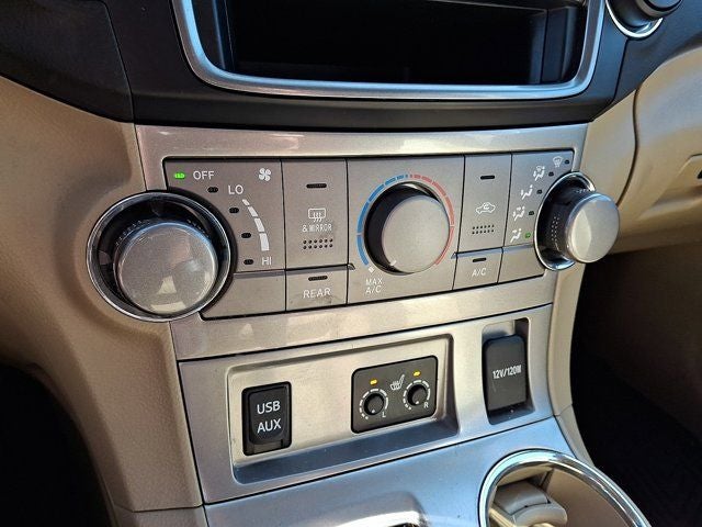 2013 Toyota Highlander SE