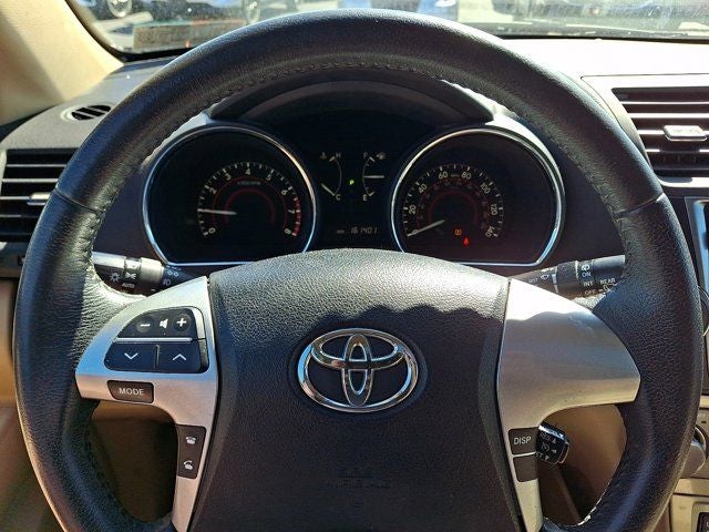 2013 Toyota Highlander SE