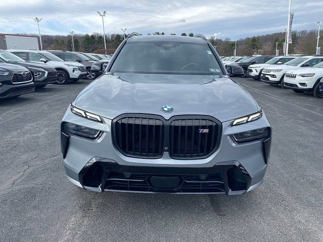 2023 BMW X7 M60i