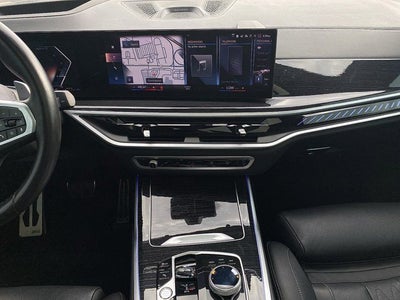2023 BMW X7 M60i