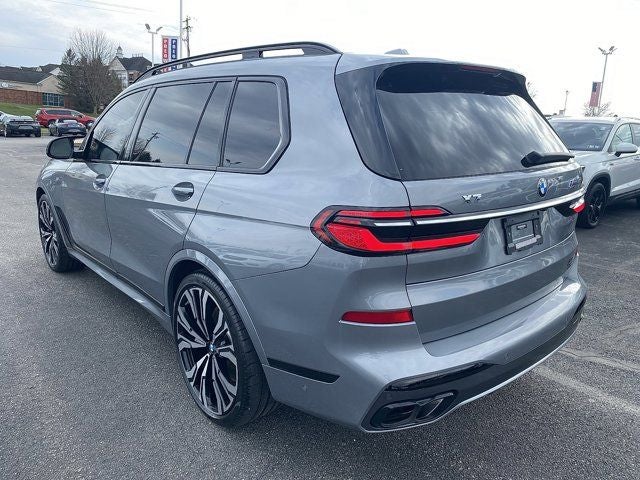 2023 BMW X7 M60i