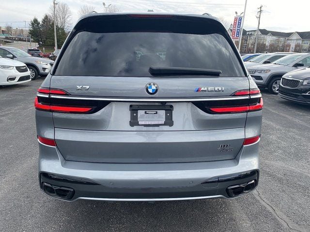 2023 BMW X7 M60i