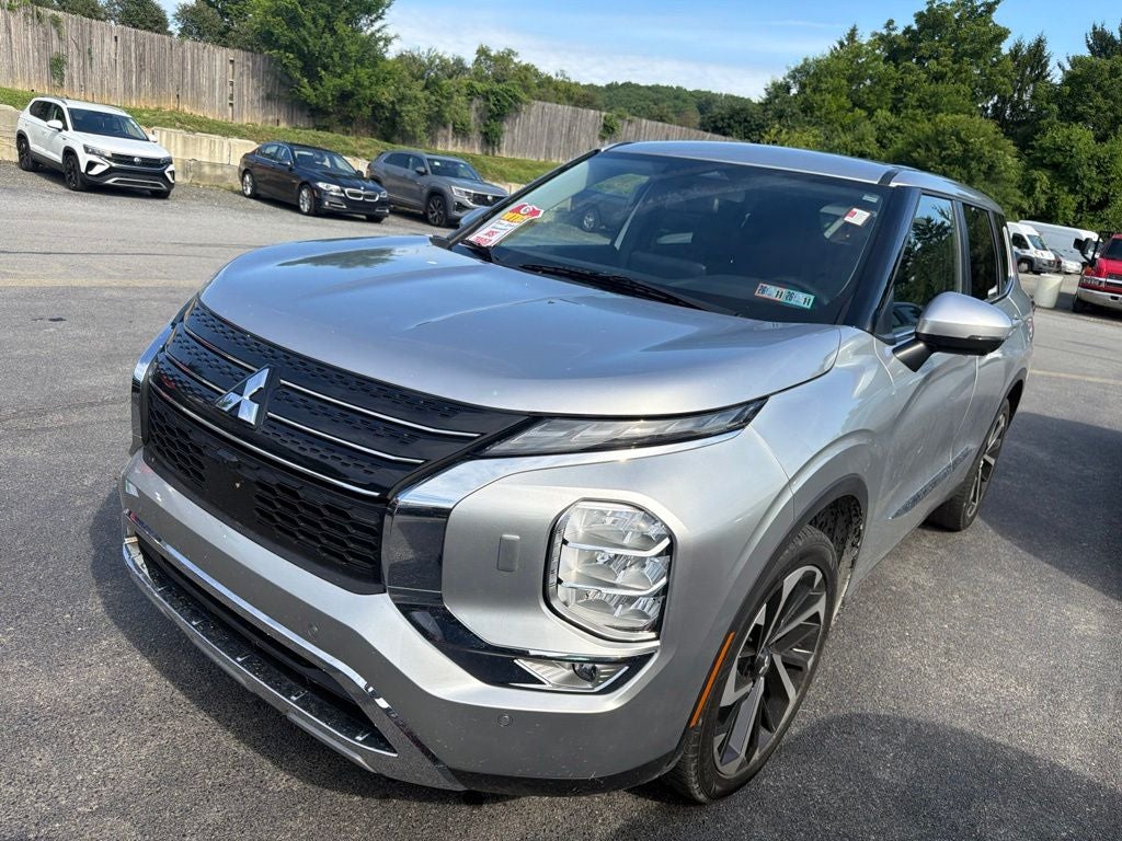 2022 Mitsubishi Outlander SE