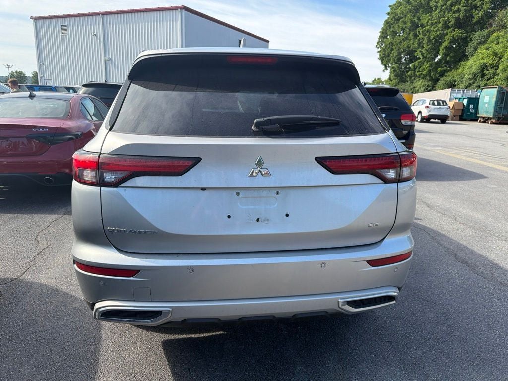 2022 Mitsubishi Outlander SE