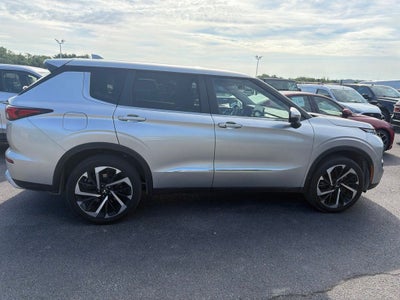 2022 Mitsubishi Outlander SE
