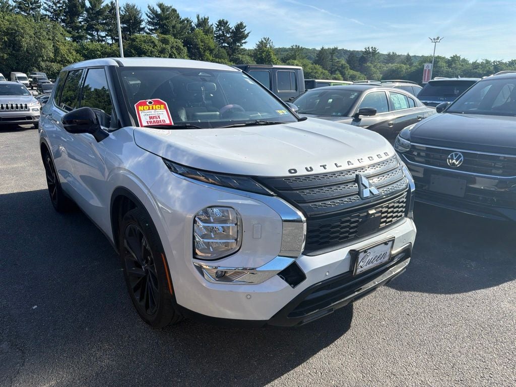 2022 Mitsubishi Outlander Black Edition