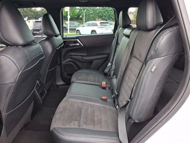 2022 Mitsubishi Outlander Black Edition