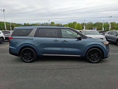 2025 Kia Carnival SX
