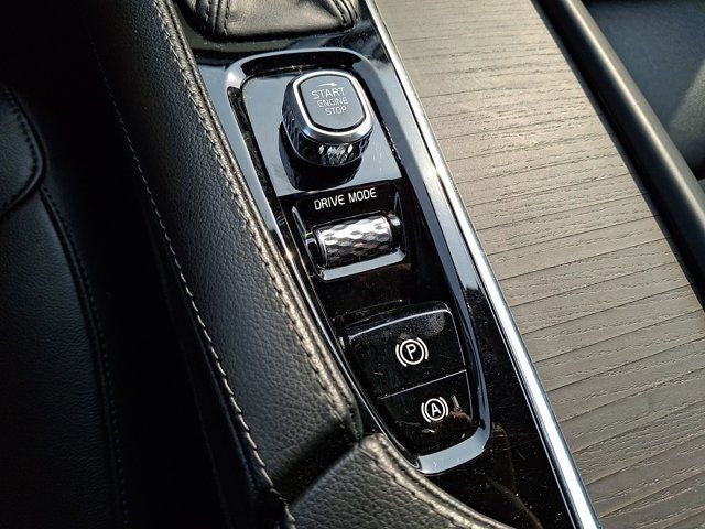 2020 Volvo XC90 T5 Momentum