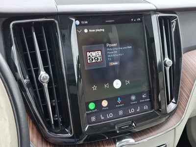 2022 Volvo XC60 B5 Momentum