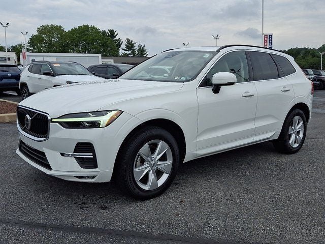 2022 Volvo XC60 B5 Momentum