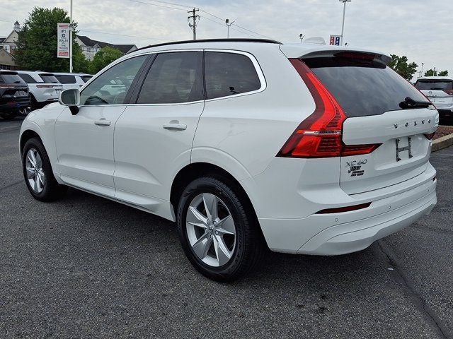 2022 Volvo XC60 B5 Momentum