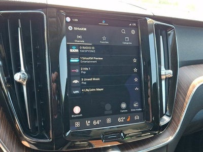 2022 Volvo XC60 B5 Momentum