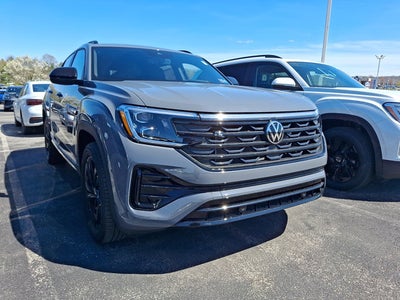 2026 Volkswagen Atlas Cross Sport 2.0T SEL R-Line Black