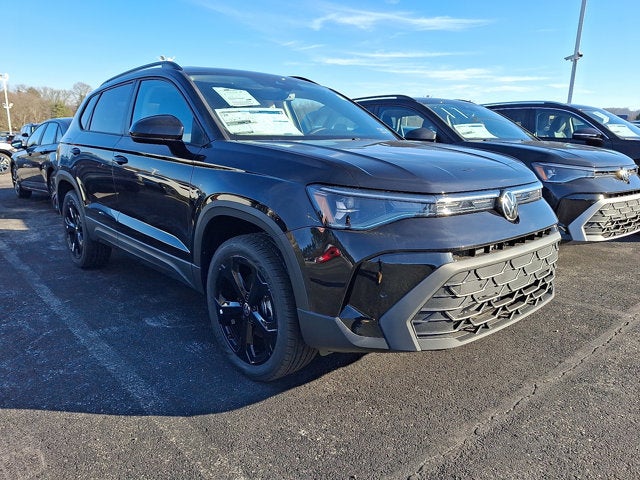 2026 Volkswagen Taos SE Black