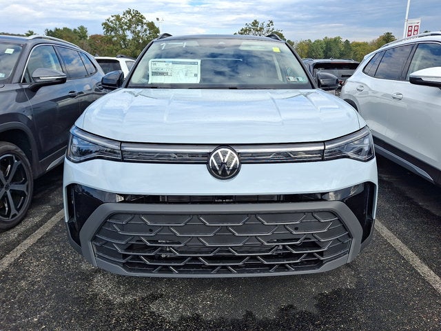2027 Volkswagen Taos SE Black