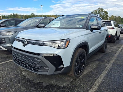 2027 Volkswagen Taos SE Black