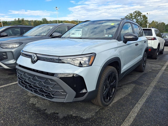 2027 Volkswagen Taos SE Black
