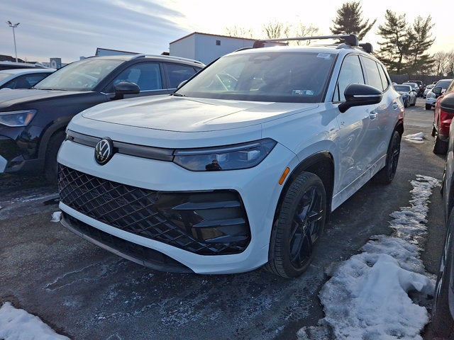 2025 Volkswagen Tiguan SE R-Line Black