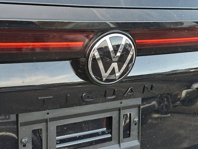 2026 Volkswagen Tiguan SE R-Line Black