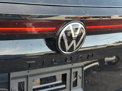 2026 Volkswagen Tiguan SE R-Line Black