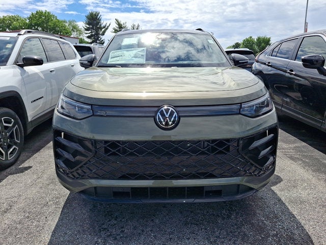 2026 Volkswagen Tiguan SE R-Line Black