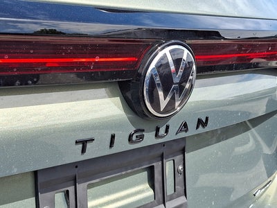 2026 Volkswagen Tiguan SE R-Line Black