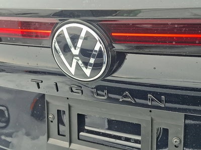 2026 Volkswagen Tiguan SE R-Line Black