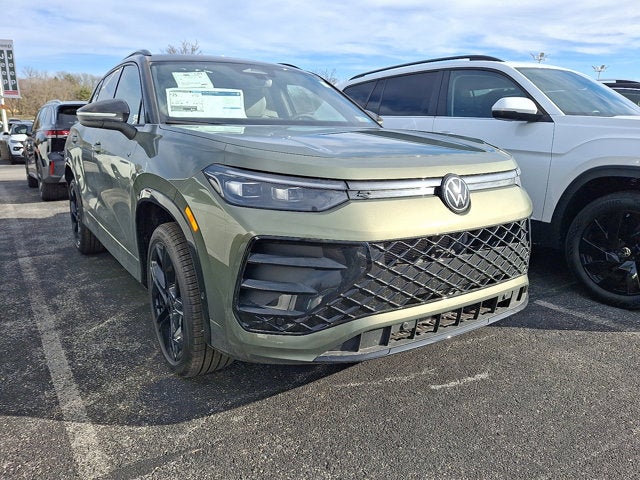 2026 Volkswagen Tiguan SE R-Line Black