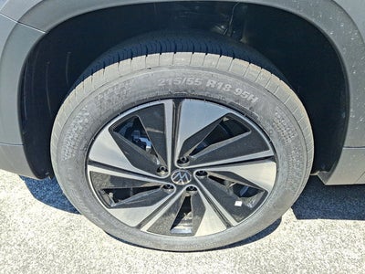 2026 Volkswagen Taos SE