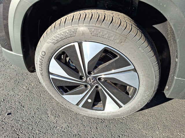 2026 Volkswagen Taos SE