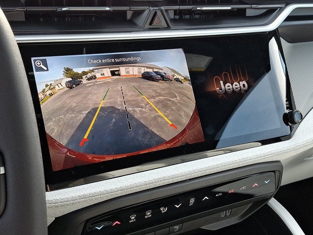 2026 Jeep Cherokee Laredo