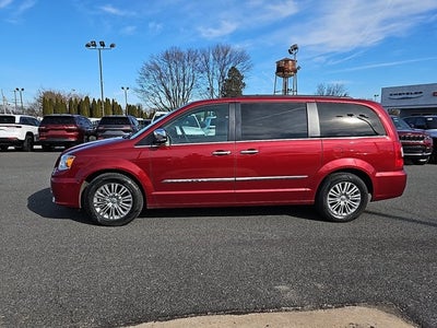 2016 Chrysler Town & Country Touring-L Anniversary Edition