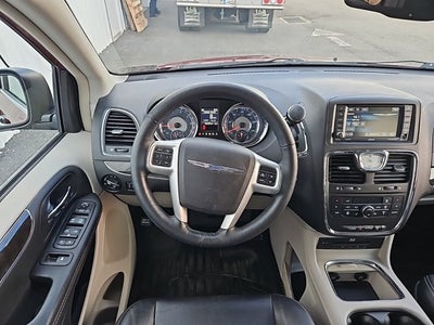 2016 Chrysler Town & Country Touring-L Anniversary Edition